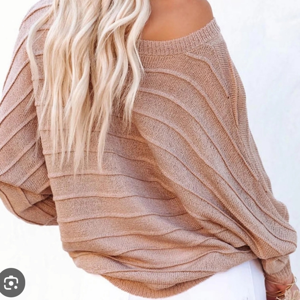 Oversized Light Sweater - Picture 2 of 10